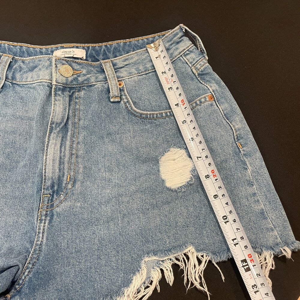 ~ Boho Festival Jean Shorts 29 Frayed Raw Hem Ripped Cut Offs Medium Blue Denim - Picture 6 of 15